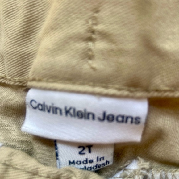 Calvin Klein Polo Shirt & Jean Shorts Set – Size 2T - Picture 5 of 6